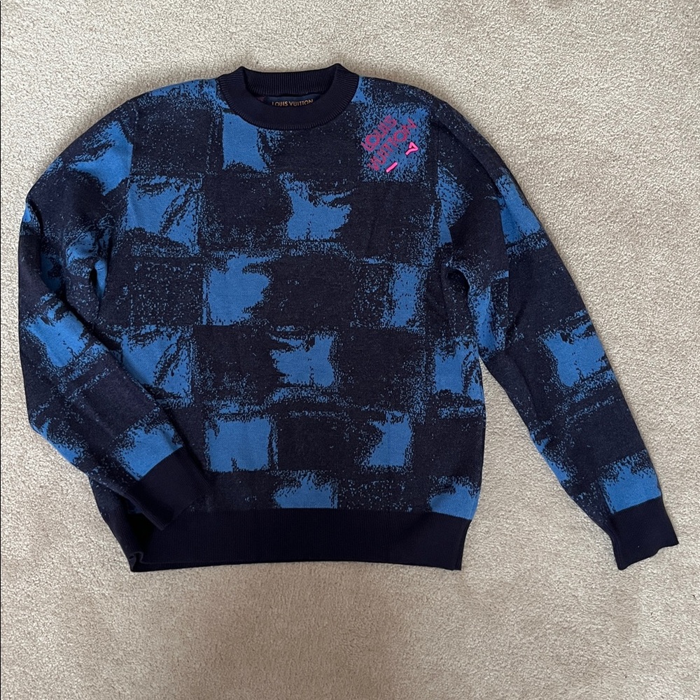 LV women sweater
